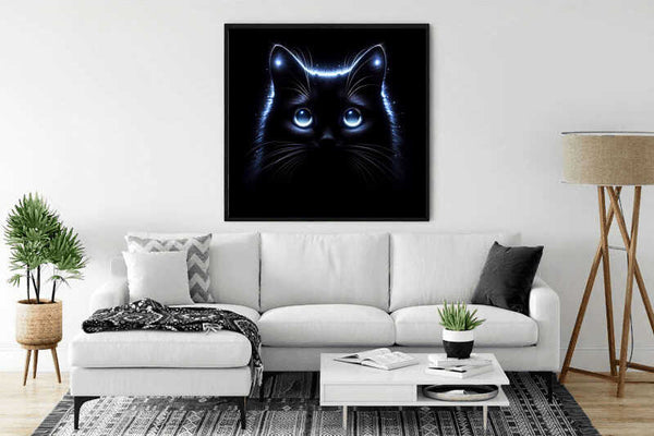 Paint by Numbers - Sternennachtgeflüster displayed in a modern living room, featuring a mystical cat with sapphire blue eyes in digital art style.